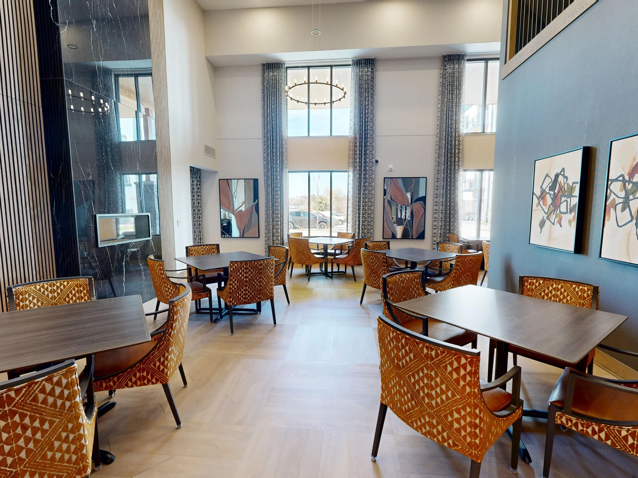 Oak & Grain’s bright dining room with high ceilings and comfortable seating